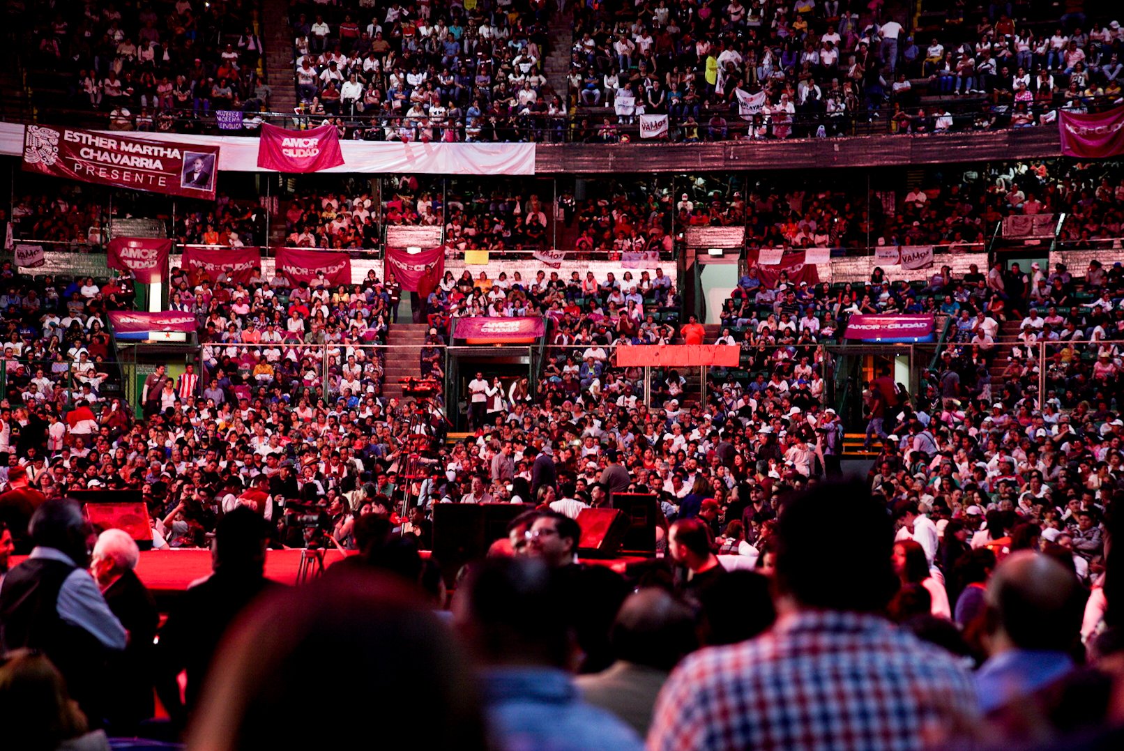 Repleta la Arena México con evento de Sheinbaum