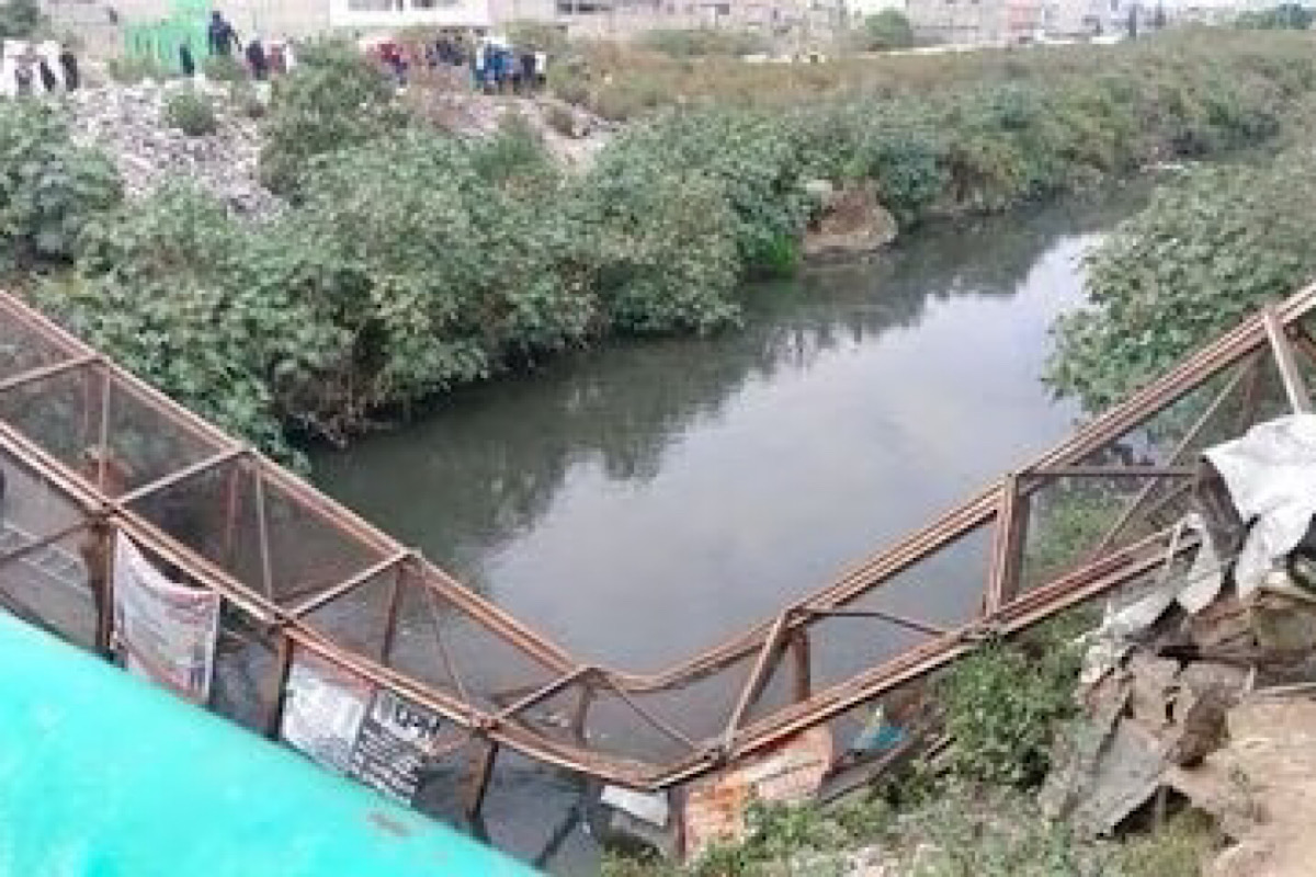 Colapsa puente peatonal en límites de Neza y Chimalhuacán; 15 heridos