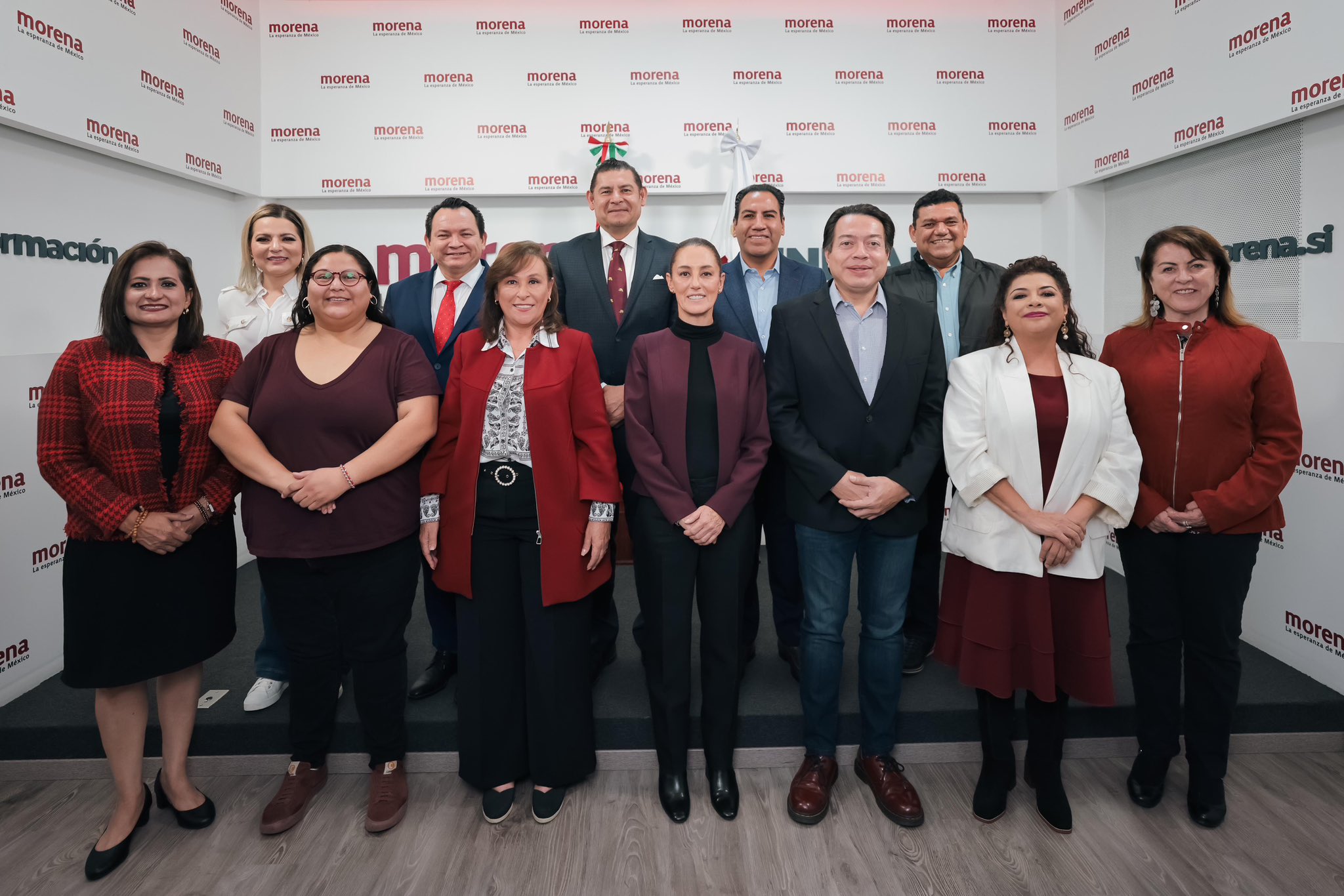 Claudia se reúne con los nueve candidatos a gubernaturas y llama a la unidad 