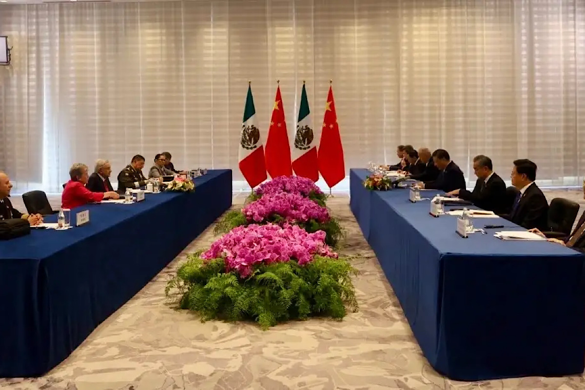 López Obrador y Xi Jinping acuerdan combatir el tráfico de precursores químicos