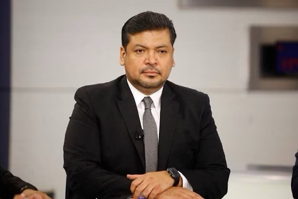 ¡Portazo e intento de toma! Congreso de NL elige gobernador interino