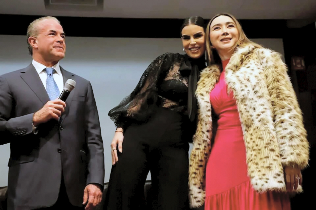 Confirman salida de Jones de Miss Universo; va De la Vega