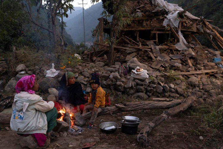 Acepta UE 2 millones de ayuda humanitaria en Nepal por sismo