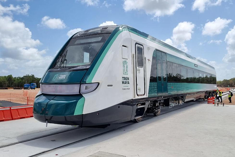 Publica AMLO decreto para priorizar servicio de trenes de pasajeros en México