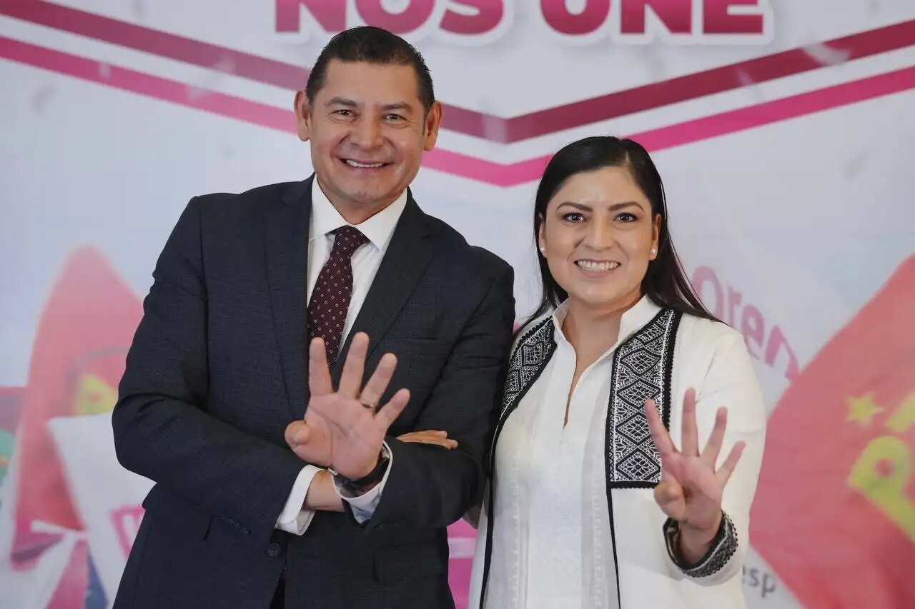 Alejandro Armenta y Claudia Rivera, punteros en encuesta de Morena en Puebla