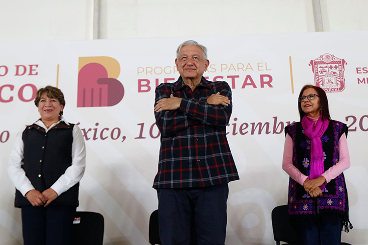 Ensaya AMLO su despedida en Toluca