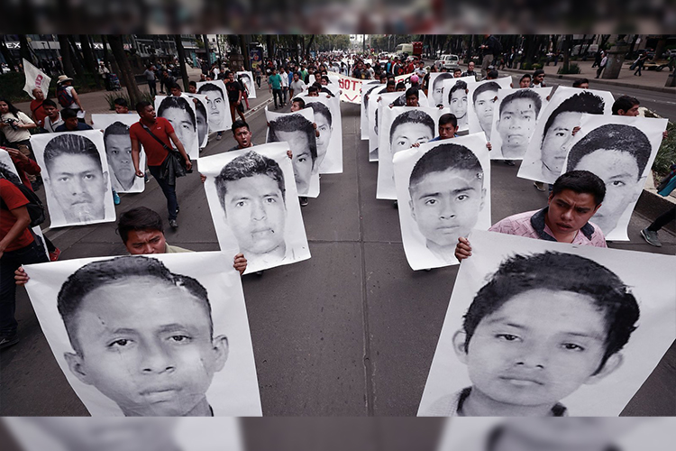 Ordenan revisar prisión a 8 militares en caso Ayotzinapa