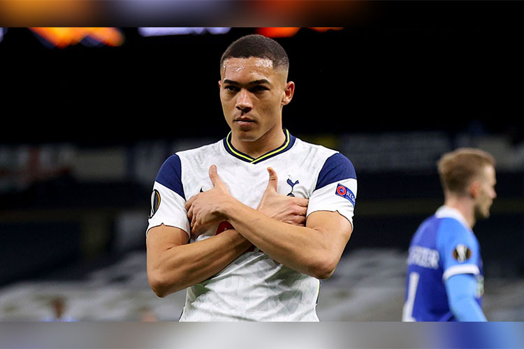 Andaría Rayados tras Carlos Vinicius, atacante del Fullham