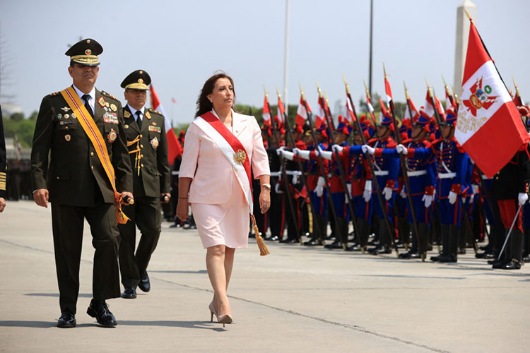 Presenta oposición peruana moción contra Dina Boluarte por ‘abandono del cargo’
