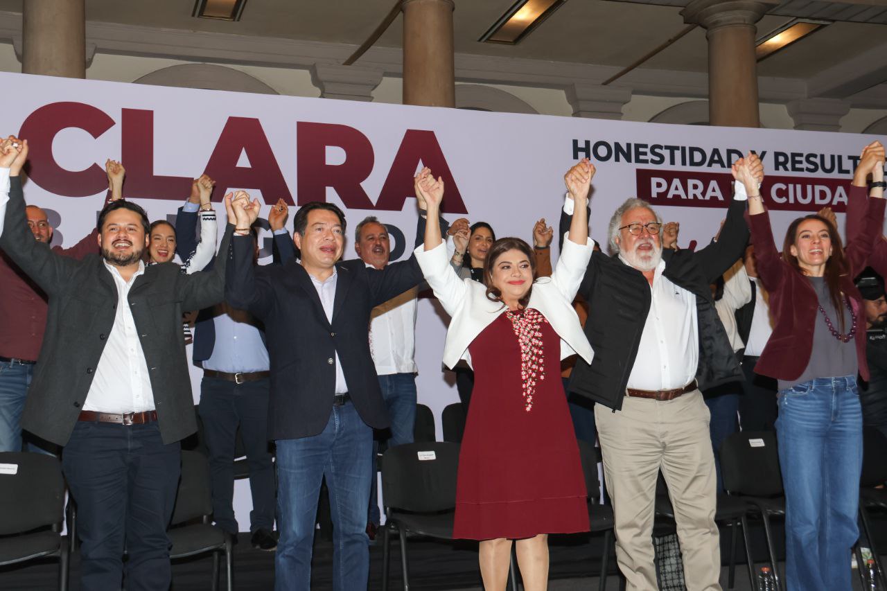 Presenta Clara Brugada a los 38 integrantes de su comité de campaña