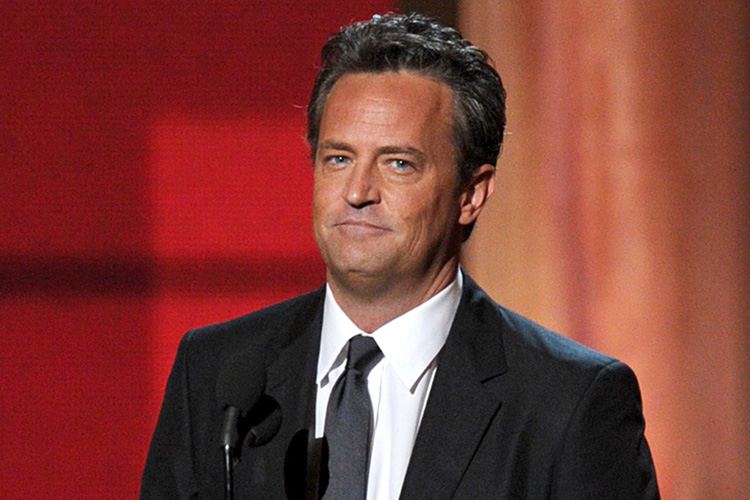 Piden que se investigue a los doctores de Matthew Perry