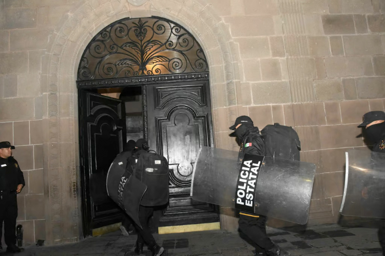 Advierte AMLO: son capaces de dar golpe de Estado en Nuevo León