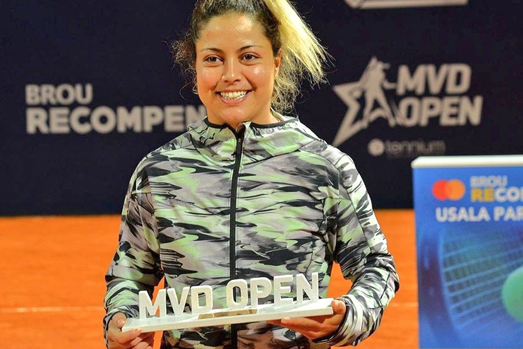 Renata Zarazúa, campeona del Abierto de Montevideo