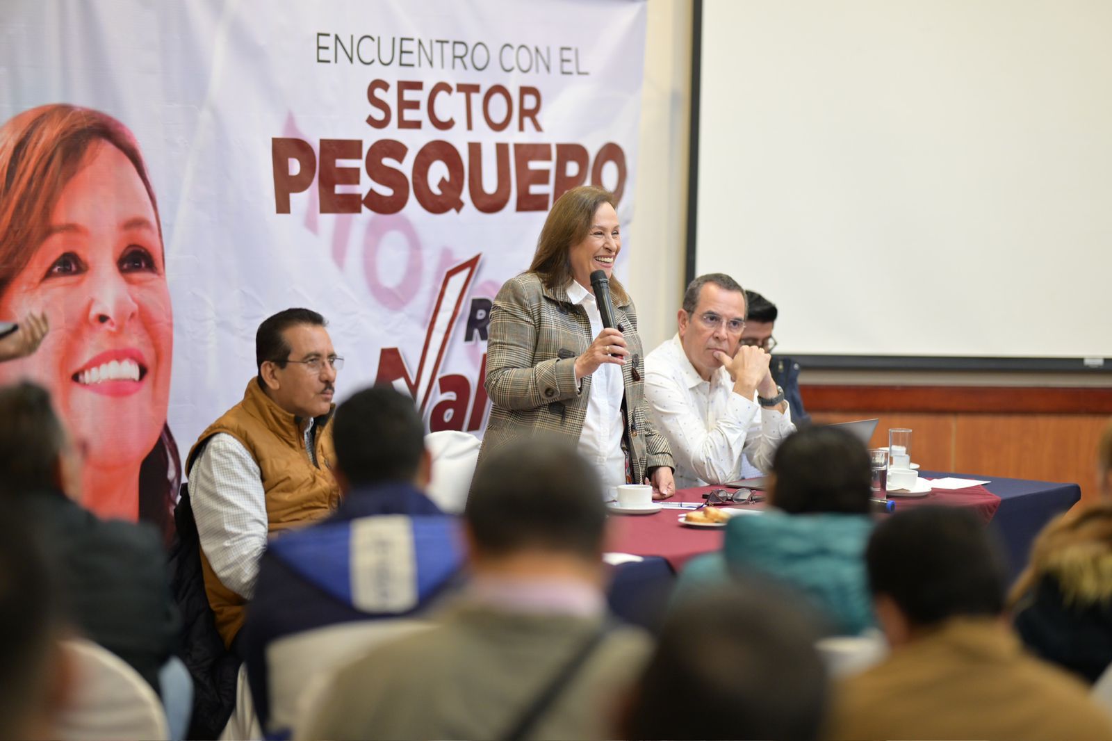 Encabeza Rocío Nahle encuentro con sector pesquero
