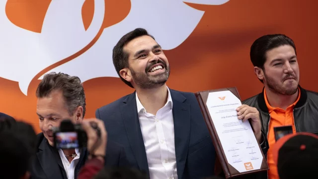 PRI habría denunciado registro de Jorge Álvarez; acusan guerra sucia