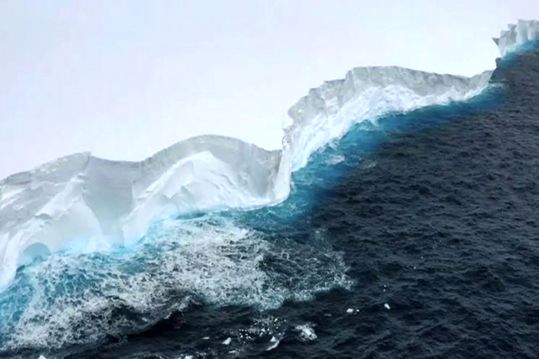 El iceberg más grande del mundo se está deshielando