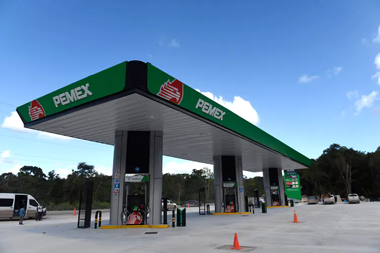 Inaugura AMLO primera Gasolinera Bienestar
