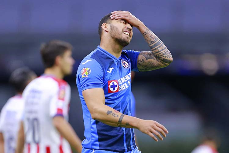 Tras discusión con Anselmi, Juan Escobar podría salir de Cruz Azul