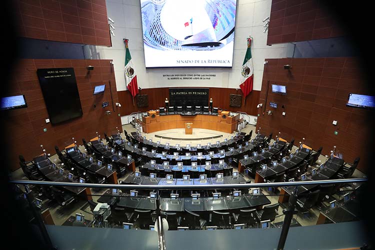Define Morena lista de aspirantes al Senado