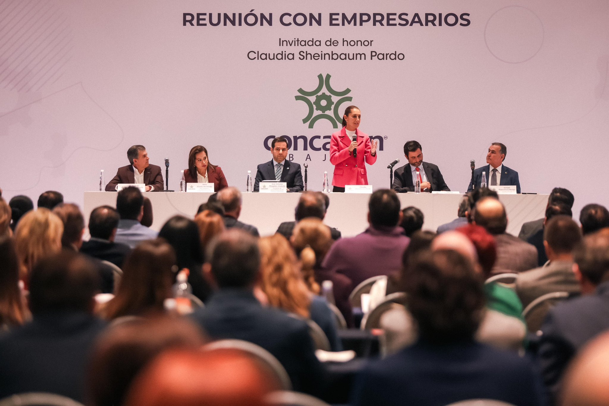 Claudia: ‘Falso que se pidieran moches en liquidaciones de Notimex’