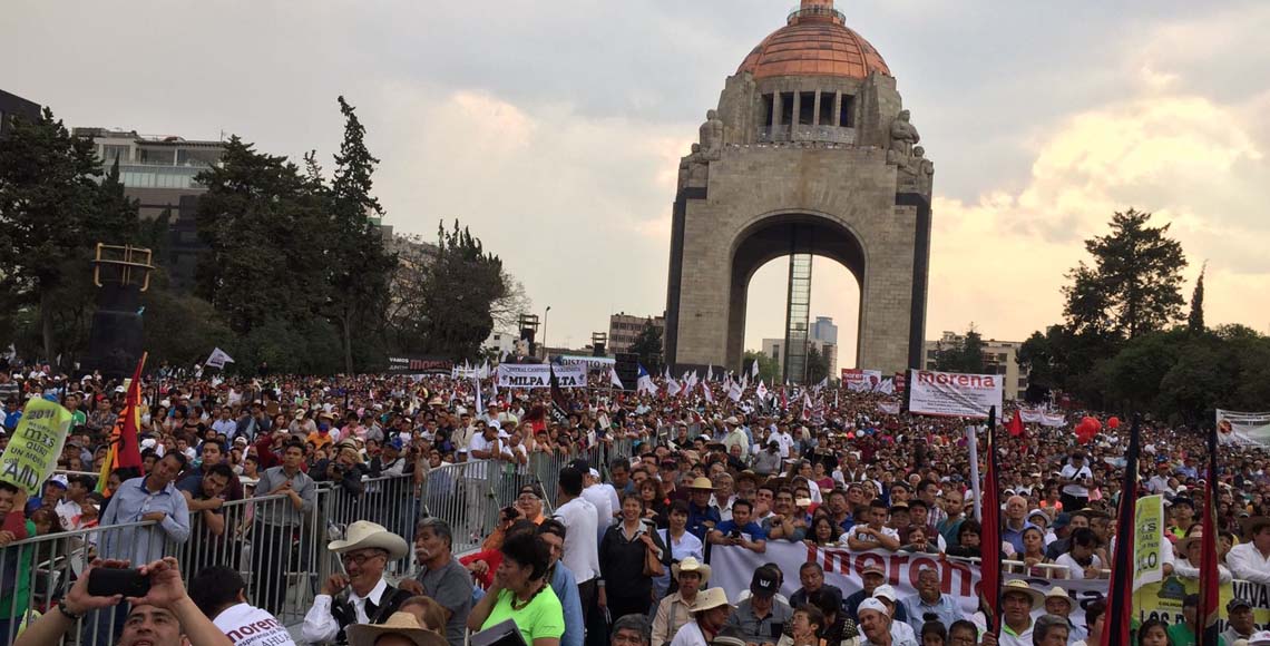 Simpatizantes de Claudia Sheinbaum abarrotan el Monumento a la Revolución