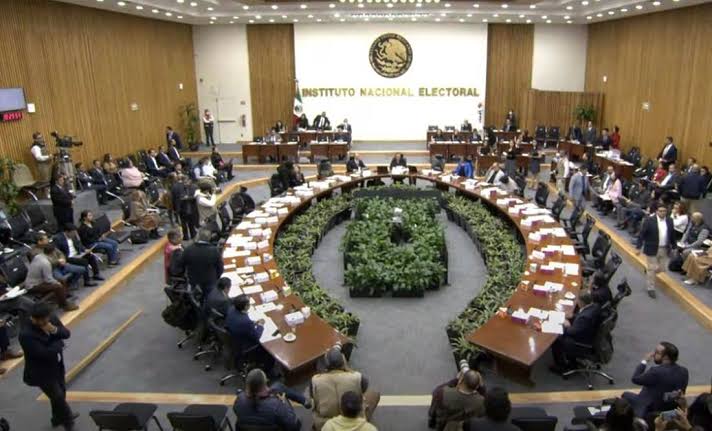 Secretaria Ejecutiva del INE se ausenta en su primera sesión
