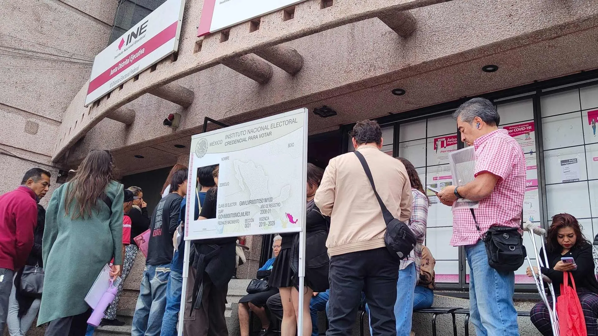 ¡Último día para tramitar INE! Horarios de atención extendidos