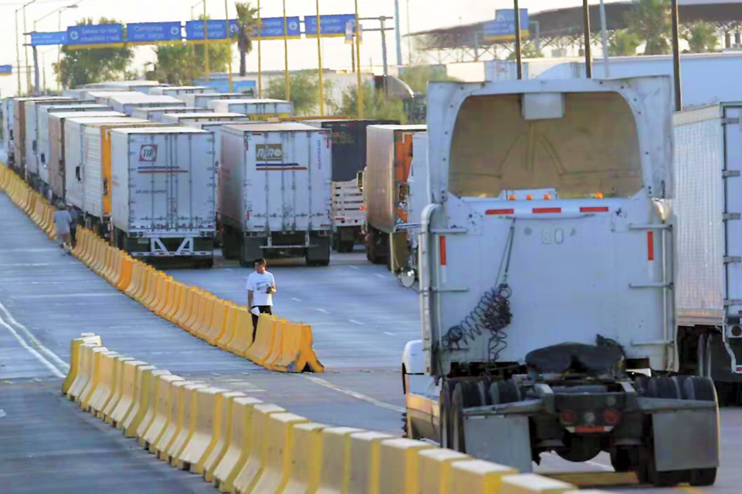 Caída del sistema paraliza por horas el comercio entre México y EU