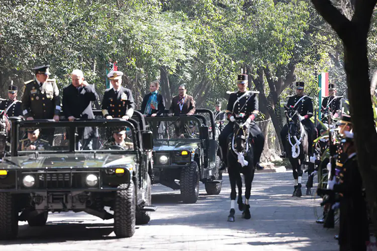 Fuerzas Armadas actúan con determinación y firmeza al llamado nacional, dijo Cresencio Sandoval