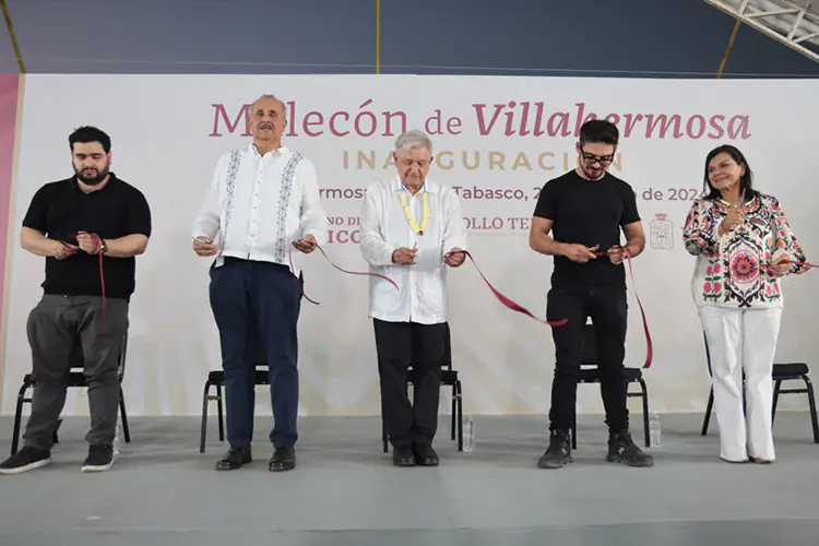 Inaugura AMLO malecón de Villahermosa, en Centro, Tabasco