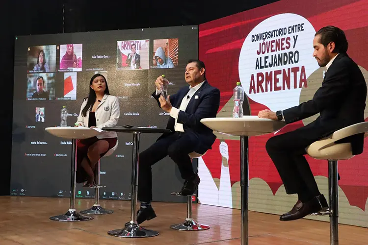 Armenta también recordó el momento al presidir la alcaldía de Acatzingo, a los 21 años