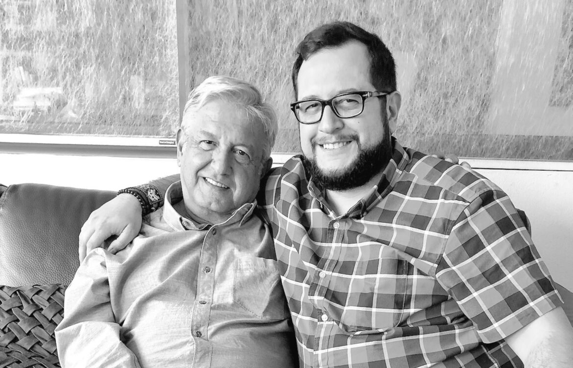 Hijo de AMLO denuncia acoso tras filtración de su número telefónico