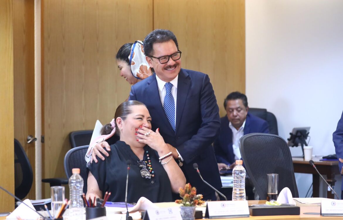 Diputados de Morena reprueban el bono electoral para consejeros