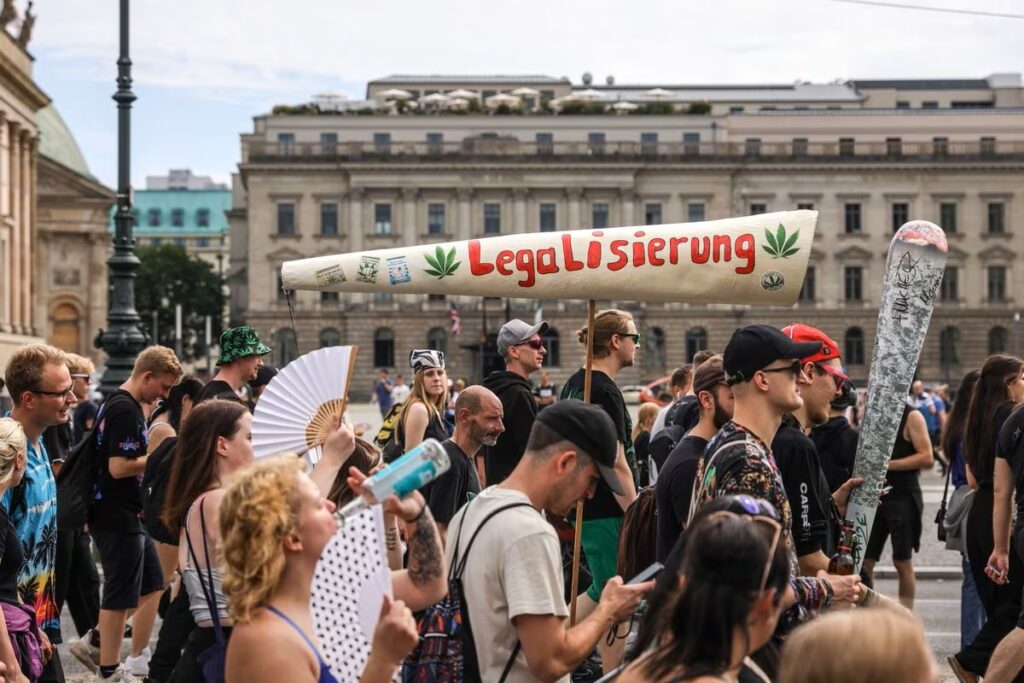 Alemania legalizó el consumo de cannabis recreativo 
Alemania legaliza el consumo recreativo de cannabis y la posesión de pequeñas cantidades.
