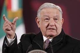 AMLO compara a Tim Golden con Loret de Mola