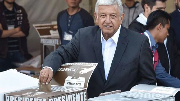 AMLO se compromete a respetar resultados de las elecciones