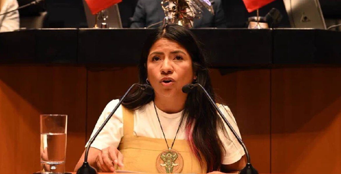 Indira Kempis se manifiesta en contra de Movimiento Ciudadano