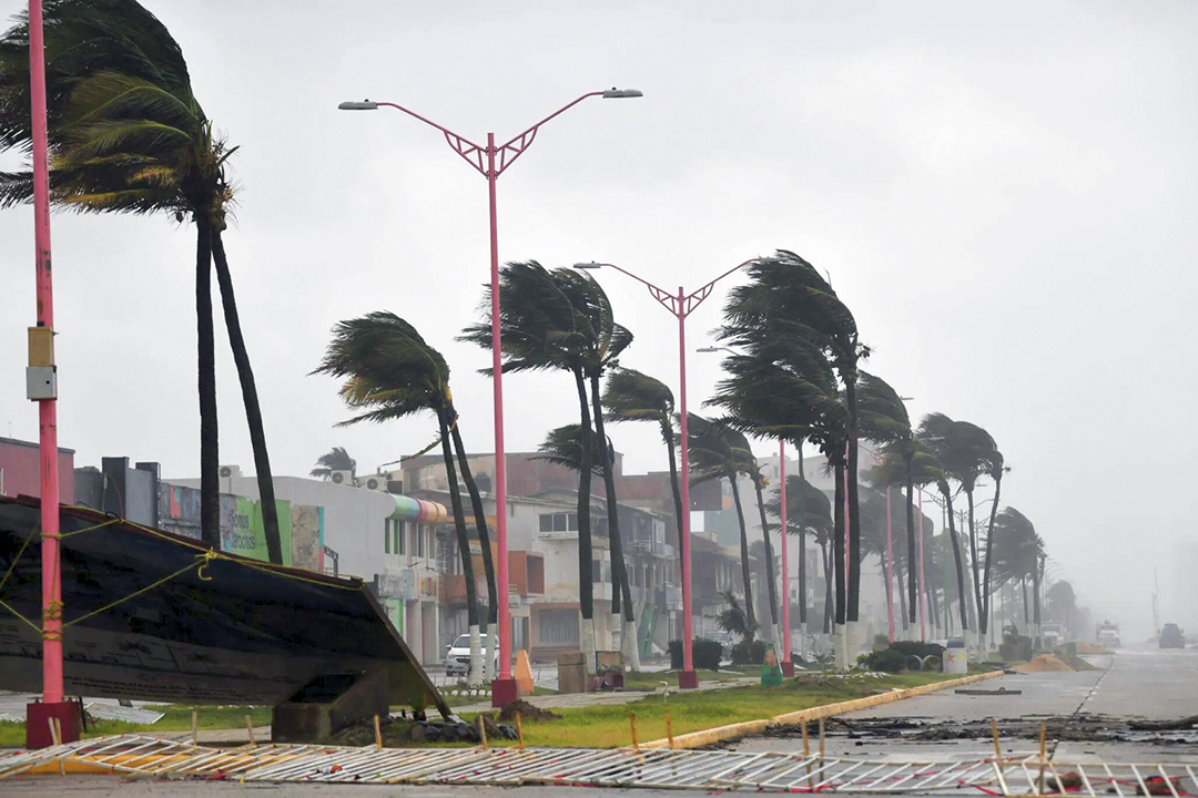 Aguaceros por tormenta tropical Carlotta y lluvias en todo México