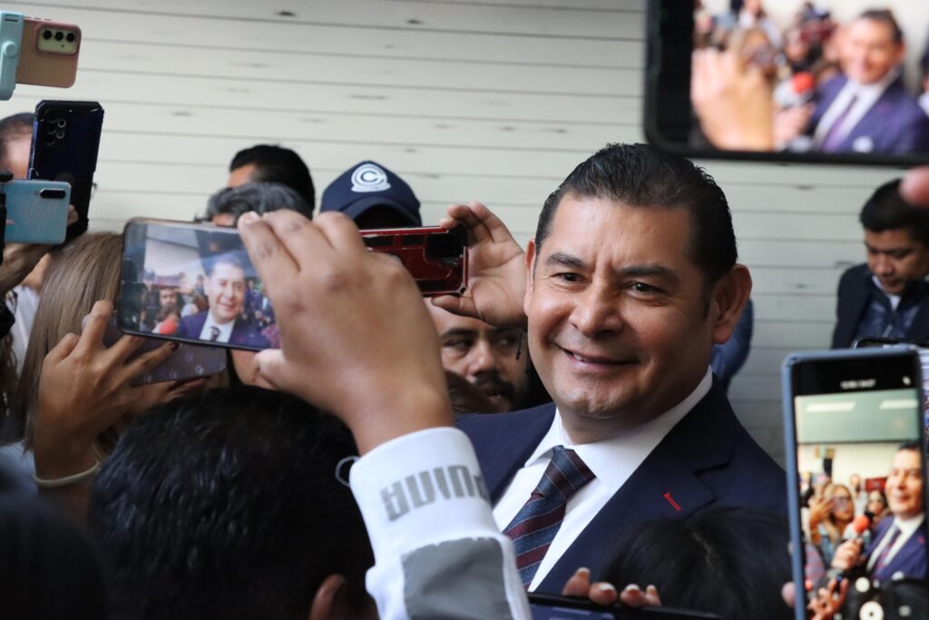 Alejandro Armenta dialoga sobre ‘Paz, Seguridad y Justicia’ para regresarle al pueblo la tranquilidad