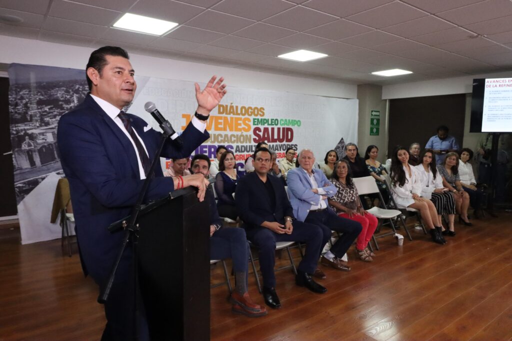Alejandro Armenta reconoce iniciativas que promueven la salud comunitaria Alejandro Armenta expresó su entusiasmo por la necesidad de fomentar la producción local de alimentos saludables y adoptar prácticas sustentables.