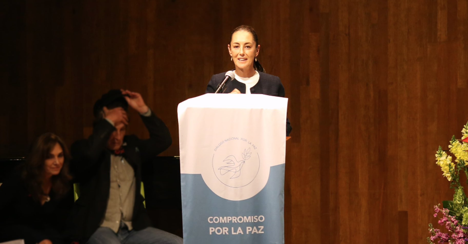 Firma Sheinbaum compromiso por la paz, pero con adiciones