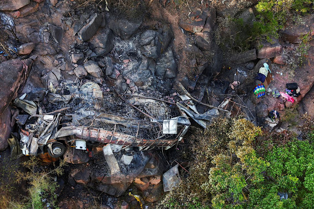 Se accidenta camión en Sudáfrica y fallecen 45 personas