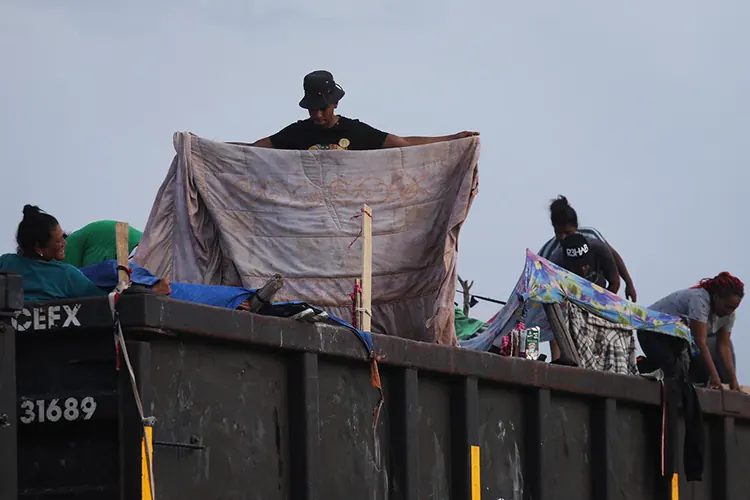 El presidente Joe Biden dijo que no demonizará a los migrantes, como lo hizo su predecesor, Donald Trump