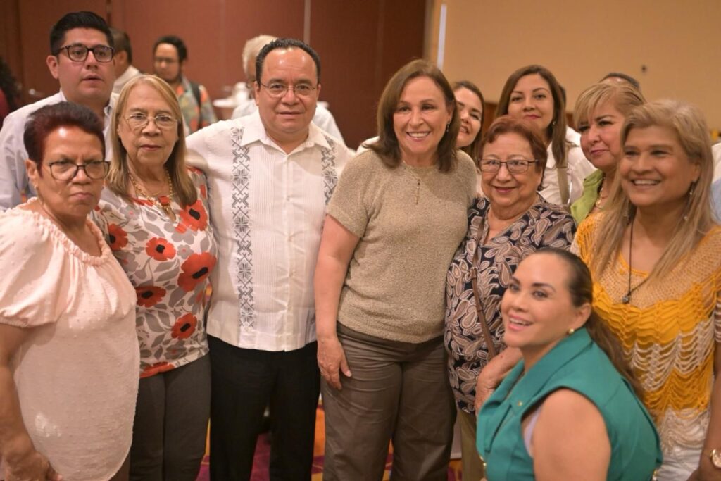 Los maestros son formadores de generaciones y la #4T devolvió al magisterio la dignidad y respeto que merecen como formadores de nuestros hijos e hijas. Salude esta mañana a compañeros del Sindicato Estatal de Trabajadores al Servicio de la Educación (SETSE) en Boca del Río. pic.twitter.com/cPvt5cqxtG— Rocío Nahle (@rocionahle) March 5, 2024