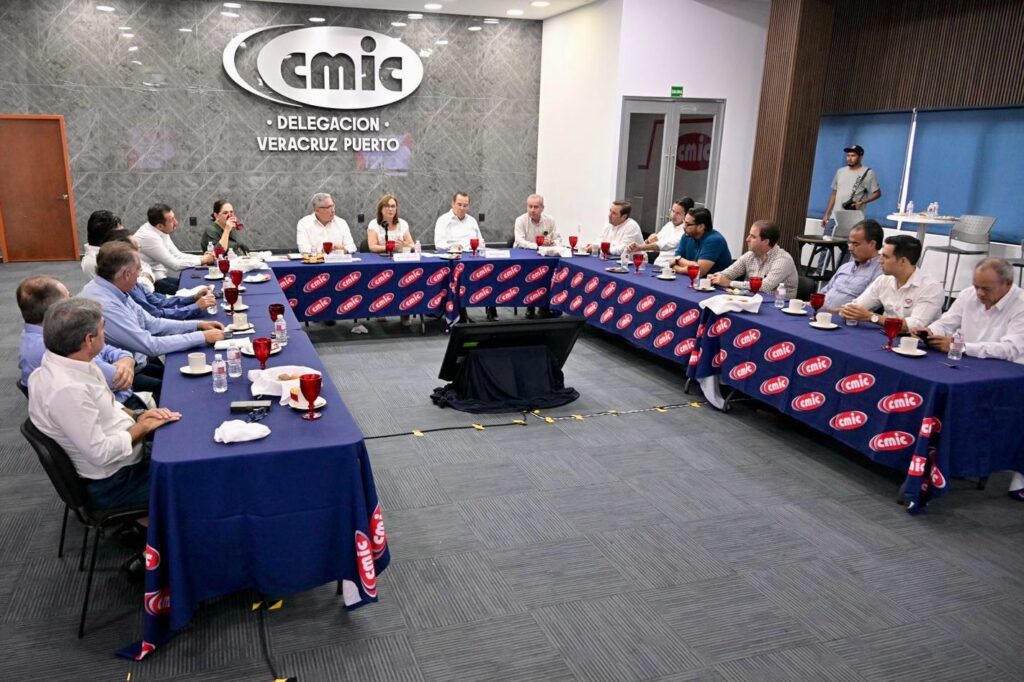 Infraestructura prioridad para la 4t en Veracruz Infraestructura en Veracruz generará empleos y atraerá más inversión a todos los sectores económicos y productivos: Rocío Nahle García.