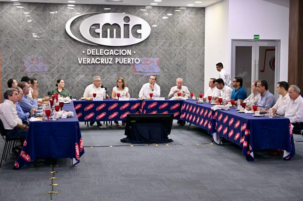 Infraestructura prioridad para la 4t en Veracruz Infraestructura en Veracruz generará empleos y atraerá más inversión a todos los sectores económicos y productivos: Rocío Nahle García.