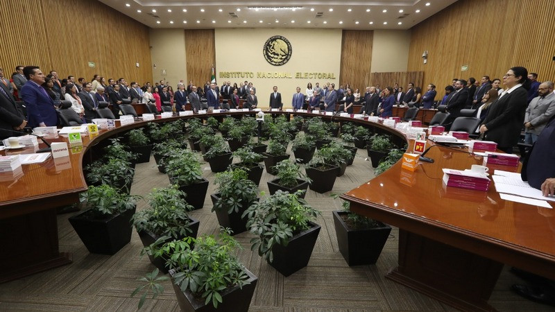 Morena solicita a INE brindar protección a 40 candidatas y candidatos de Guanajuato