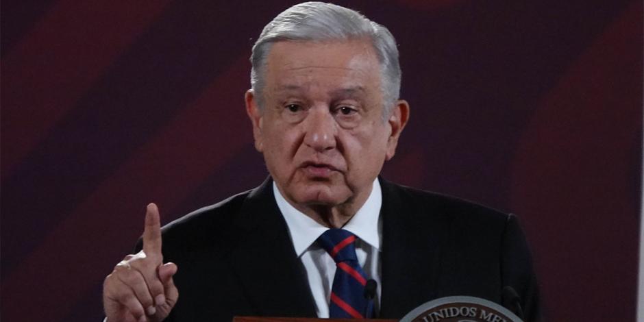 AMLO responde a Guadalupe Loaeza por criticar a Claudia Sheinbaum