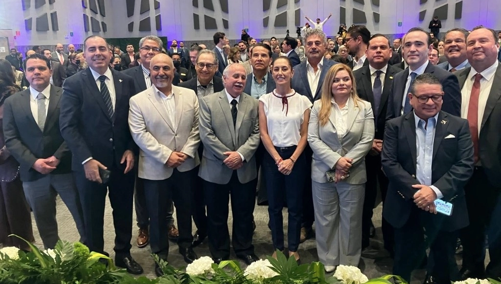 Se compromete Claudia Sheinbaum a construir cien parques industriales