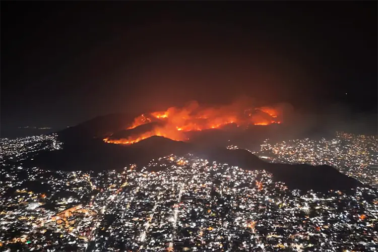 Tras 4 días de incendios en Acapulco y Chilpancingo, suspenden clases de nuevo